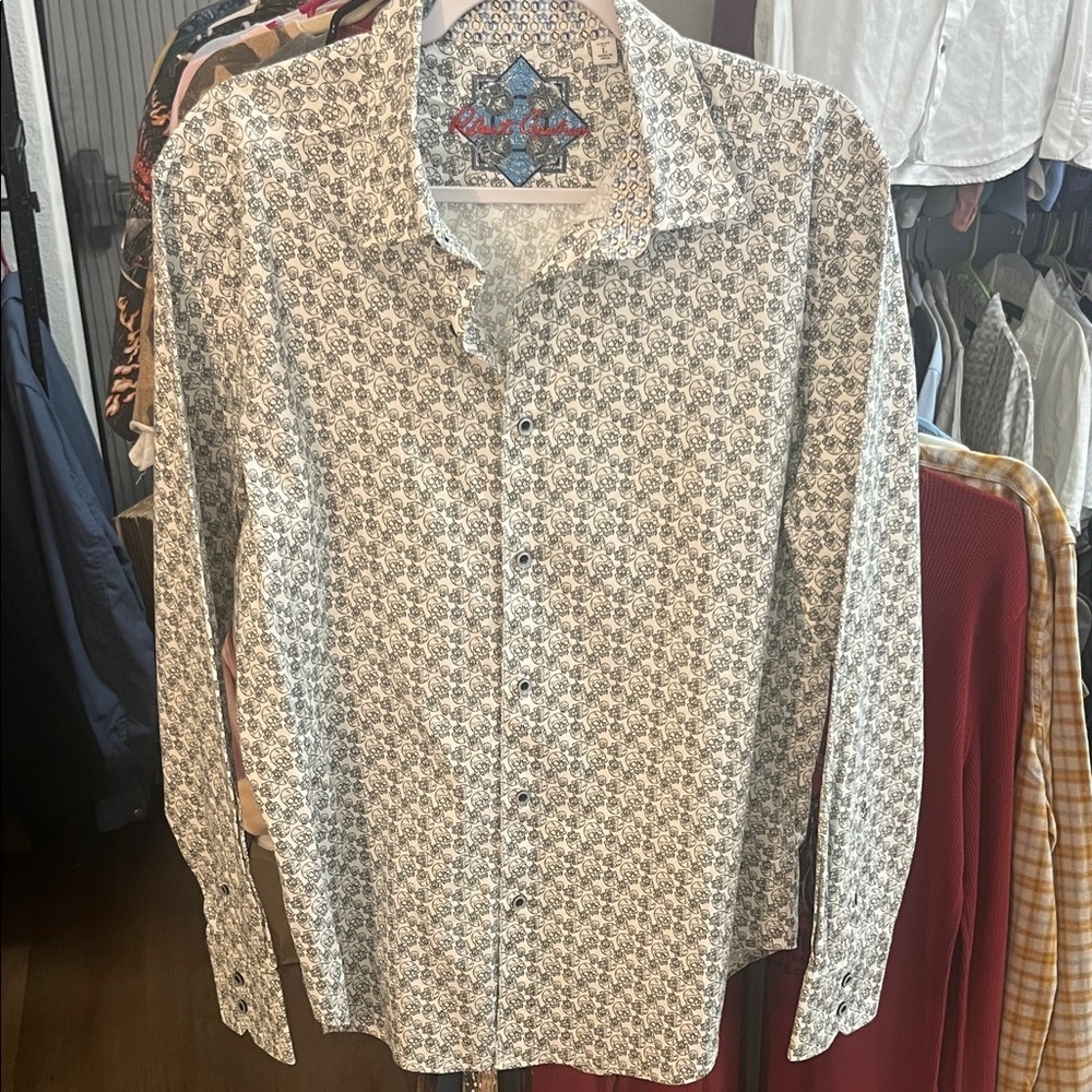 Robert Graham Black and White Skull Print LS Button Down Shirt